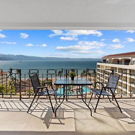 Luxury Condo Just Steps Away From The Beach! Пуэрто-Вальярта Экстерьер фото