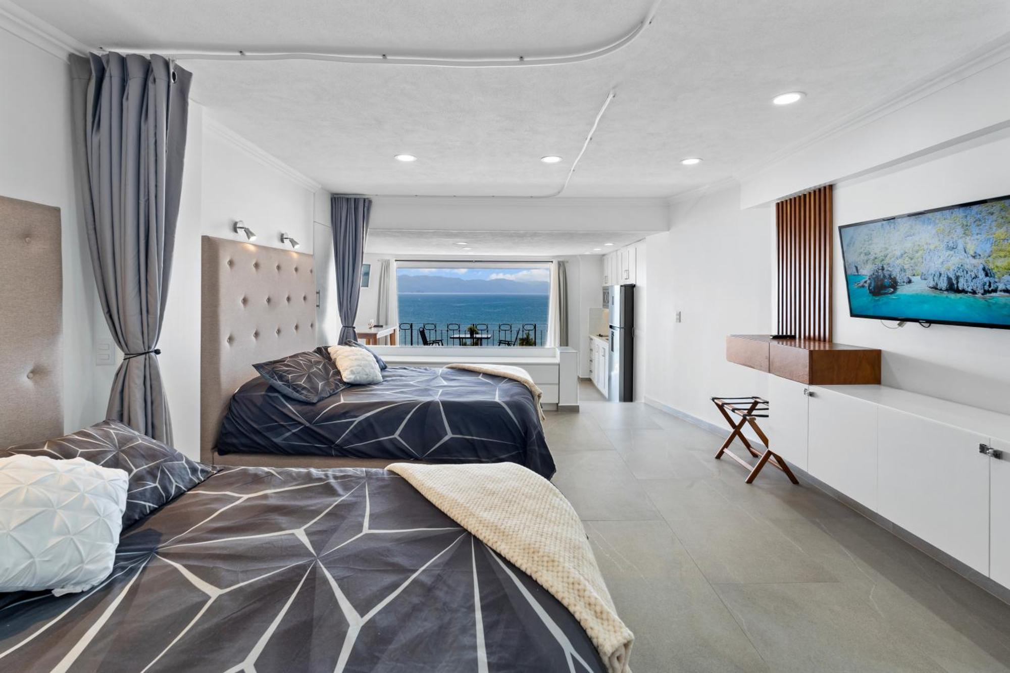 Luxury Condo Just Steps Away From The Beach! Пуэрто-Вальярта Экстерьер фото